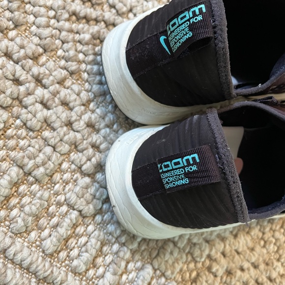 Nike Zoom Sneakers - Picture 6 of 7